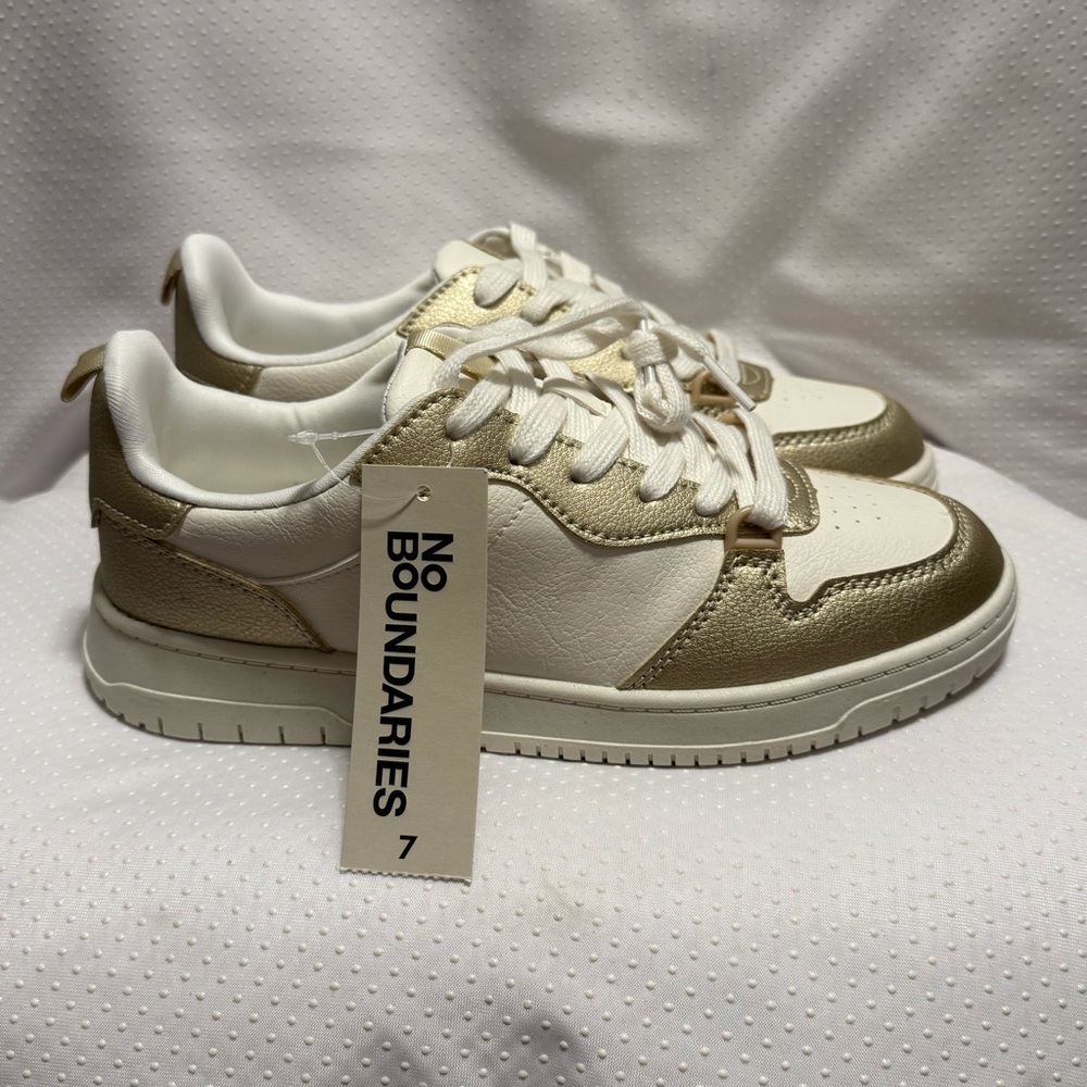 No Boundaries Shoes Women’s Size 7‎ Gold Court Sneakers Lace Up New